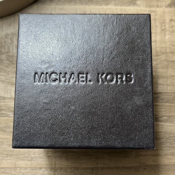 Michael Kors Silver Watch - Picture 3 of 3